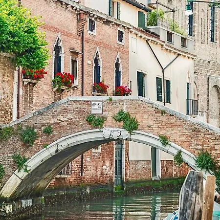 Apartment Ca Corte Nova Design With Canal View Venice